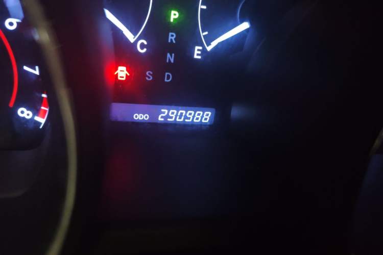 Used Toyota Highlander 2012 2.7L Two-Wheel Drive 7-Seater Luxury Edition Odometer Close Up