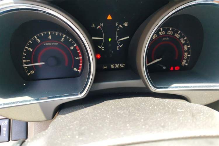 Used Toyota Highlander 2012 2.7L Two-Wheel Drive 7-Seater Luxury Navigation Edition Odometer Close Up