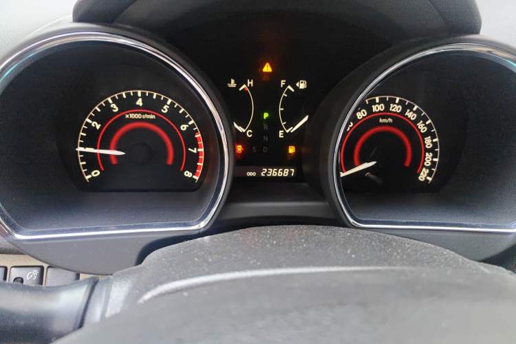 Used Toyota Highlander 2012 3.5L 4x4 7-Seater Luxury Edition Odometer Close Up
