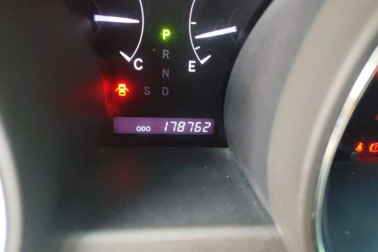 Used Toyota Highlander 2012 3.5L 4x4 7-Seater Ultimate Edition Odometer Close Up