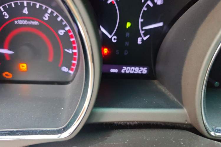 Used Toyota Highlander 2012 2.7L Two-Wheel Drive 7-Seater Elite Edition Odometer Close Up