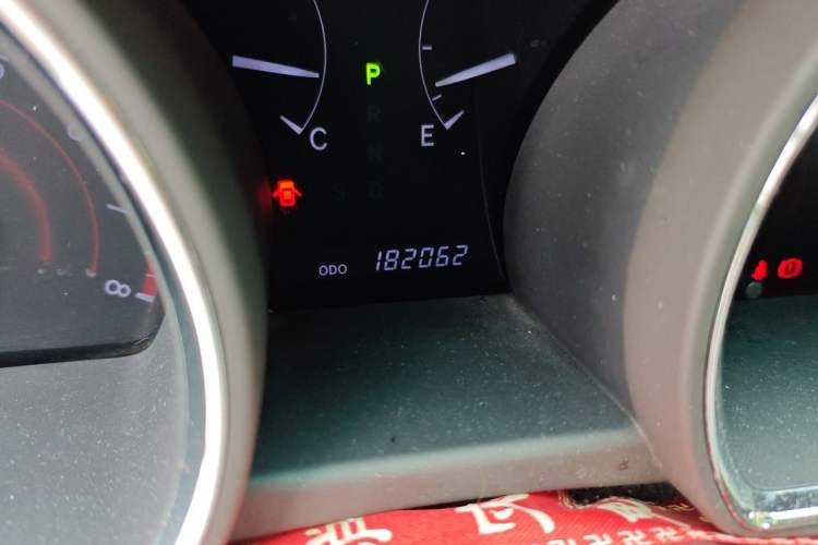 Used Toyota Highlander 2012 2.7L Two-Wheel Drive 7-Seater Luxury Edition Odometer Close Up