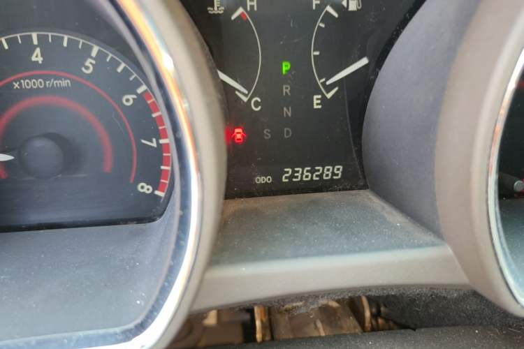 Used Toyota Highlander 2012 2.7L Two-Wheel Drive 7-Seater Luxury Edition Odometer Close Up