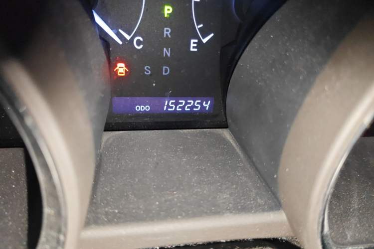 Used Toyota Highlander 2012 2.7L Two-Wheel Drive 7-Seater Luxury Edition Odometer Close Up