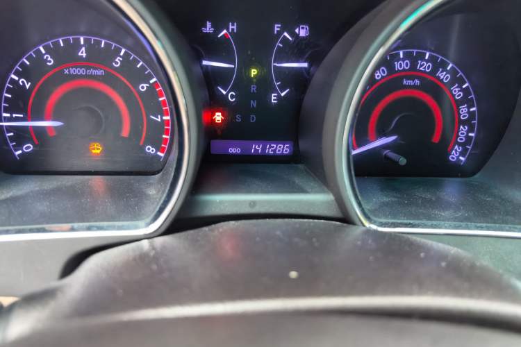 Used Toyota Highlander 2012 2.7L Two-Wheel Drive 7-Seater Elite Edition Odometer Close Up
