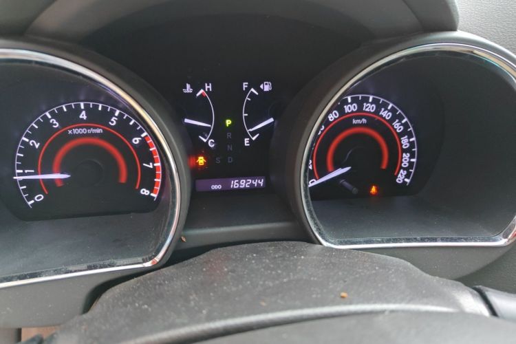 Used Toyota Highlander 2012 2.7L 2WD 5-Seater Elite Edition Odometer Close Up