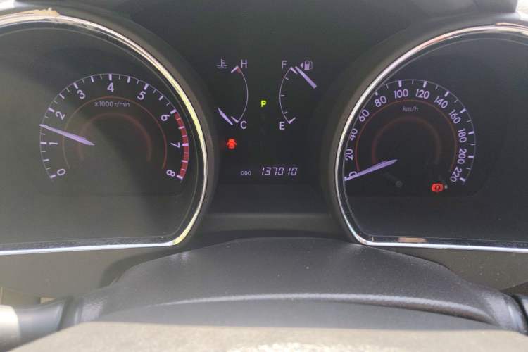 Used Toyota Highlander 2012 2.7L 2WD 5-Seater Elite Edition Odometer Close Up