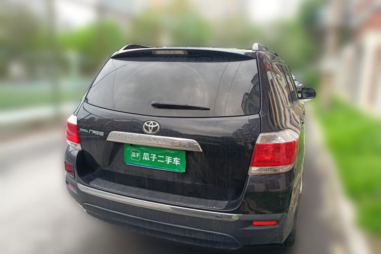 Used Toyota Highlander 2012 2.7L Two-Wheel Drive 7-Seater Luxury Edition Rear