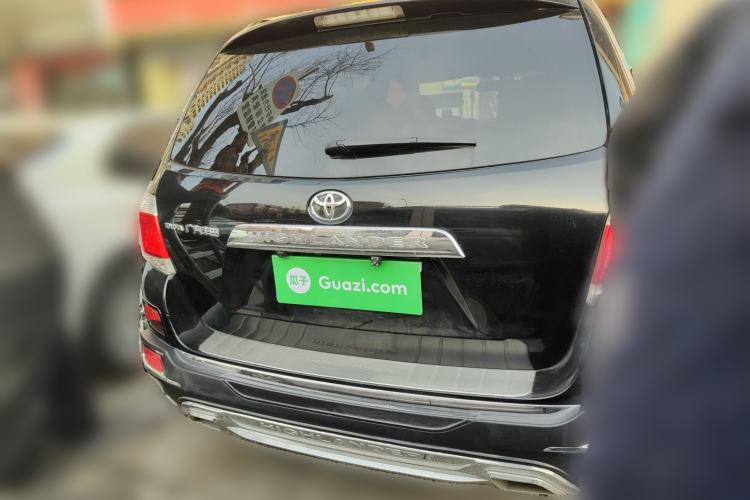 Used Toyota Highlander 2012 2.7L Two-Wheel Drive 7-Seater Luxury Edition Rear
