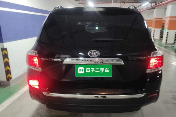 Used Toyota Highlander 2012 2.7L Two-Wheel Drive 7-Seater Luxury Edition Rear