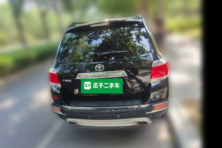 Used Toyota Highlander 2012 2.7L Two-Wheel Drive 7-Seater Luxury Edition Rear