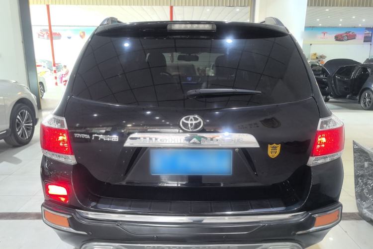 Used Toyota Highlander 2012 2.7L Two-Wheel Drive 7-Seater Luxury Edition Rear