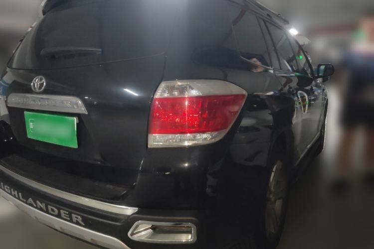 Used Toyota Highlander 2012 2.7L Two-Wheel Drive 7-Seater Luxury Edition Rear Right 45 Deg