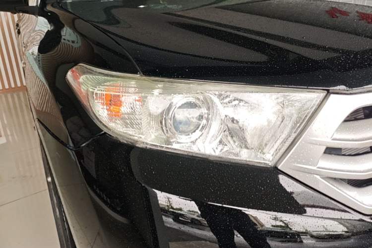 Used Toyota Highlander 2012 2.7L Two-Wheel Drive 7-Seater Luxury Edition Right Front Headlight