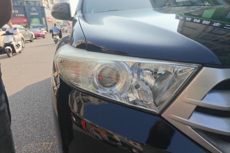 Used Toyota Highlander 2012 2.7L Two-Wheel Drive 7-Seater Luxury Edition Right Front Headlight