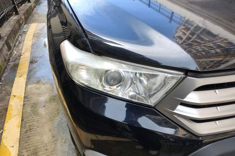 Used Toyota Highlander 2012 2.7L Two-Wheel Drive 7-Seater Luxury Edition Right Front Headlight