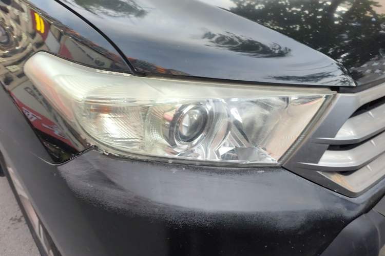 Used Toyota Highlander 2012 2.7L Two-Wheel Drive 7-Seater Luxury Edition Right Front Headlight