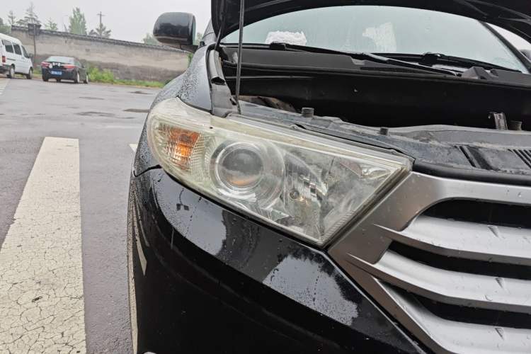 Used Toyota Highlander 2012 2.7L 2WD 5-Seater Elite Edition Right Front Headlight