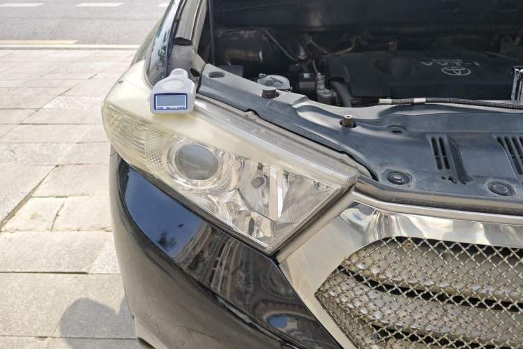 Used Toyota Highlander 2012 2.7L Two-Wheel Drive 7-Seater Luxury Edition Right Front Headlight