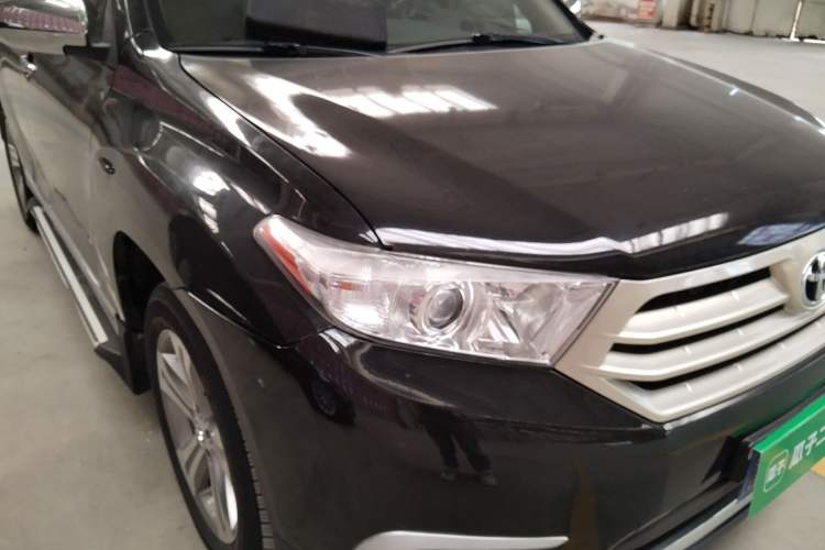Used Toyota Highlander 2012 2.7L Two-Wheel Drive 5-Seater Sport Edition Right Front Headlight