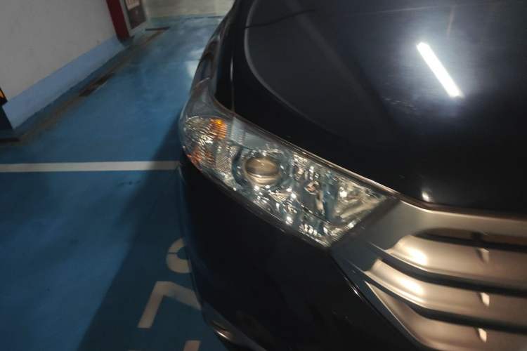 Used Toyota Highlander 2012 2.7L Two-Wheel Drive 5-Seater Sport Edition Right Front Headlight