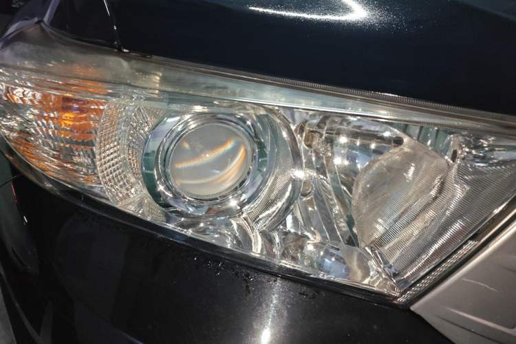 Used Toyota Highlander 2012 2.7L Two-Wheel Drive 7-Seater Luxury Edition Right Front Headlight