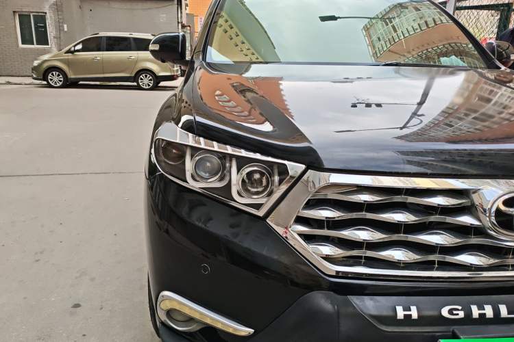 Used Toyota Highlander 2012 2.7L Two-Wheel Drive 7-Seater Luxury Edition Right Front Headlight