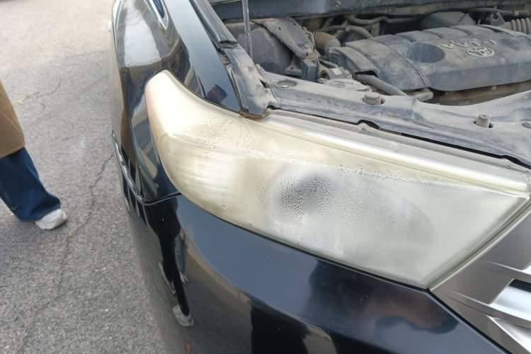 Used Toyota Highlander 2012 2.7L Two-Wheel Drive 7-Seater Elite Edition Right Front Headlight