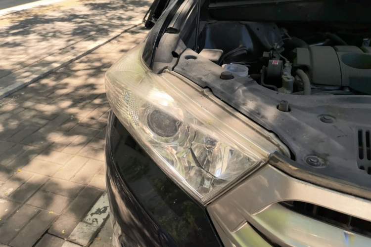 Used Toyota Highlander 2012 2.7L Two-Wheel Drive 7-Seater Luxury Edition Right Front Headlight