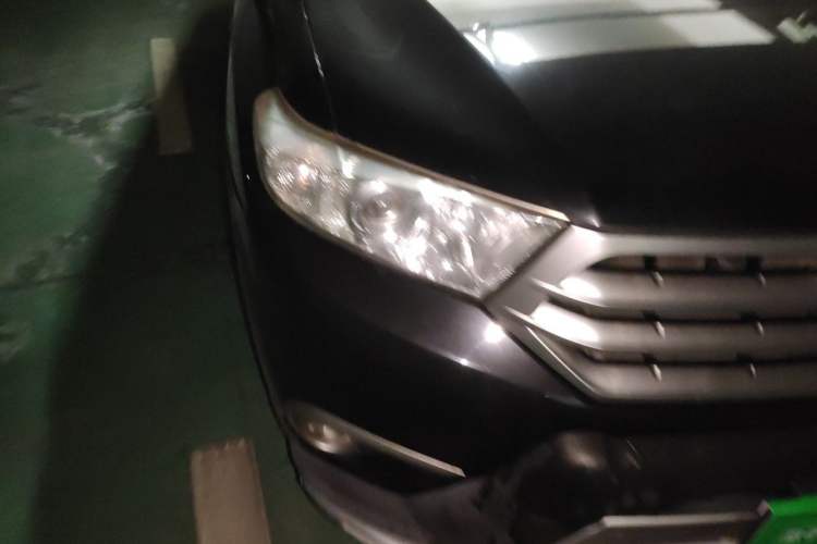 Used Toyota Highlander 2012 2.7L Two-Wheel Drive 7-Seater Luxury Edition Right Front Headlight