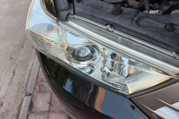 Used Toyota Highlander 2012 2.7L Two-Wheel Drive 7-Seater Luxury Edition Right Front Headlight