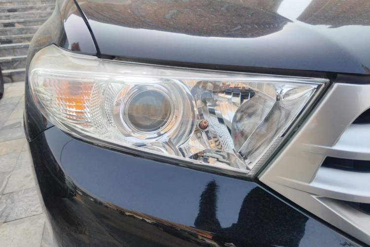 Used Toyota Highlander 2012 2.7L Two-Wheel Drive 7-Seater Luxury Navigation Edition Right Front Headlight
