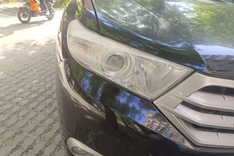 Used Toyota Highlander 2012 2.7L Two-Wheel Drive 7-Seater Luxury Edition Right Front Headlight