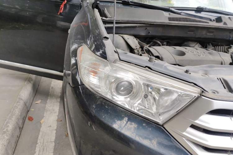 Used Toyota Highlander 2012 2.7L Two-Wheel Drive 7-Seater Elite Edition Right Front Headlight