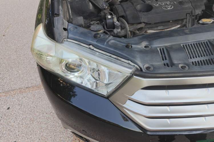 Used Toyota Highlander 2012 2.7L Two-Wheel Drive 7-Seater Elite Edition Right Front Headlight