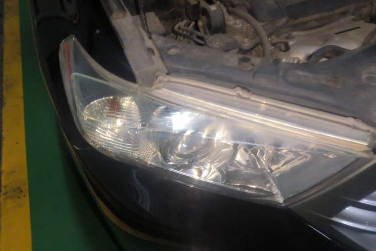 Used Toyota Highlander 2012 2.7L Two-Wheel Drive 7-Seater Ultimate Edition Right Front Headlight