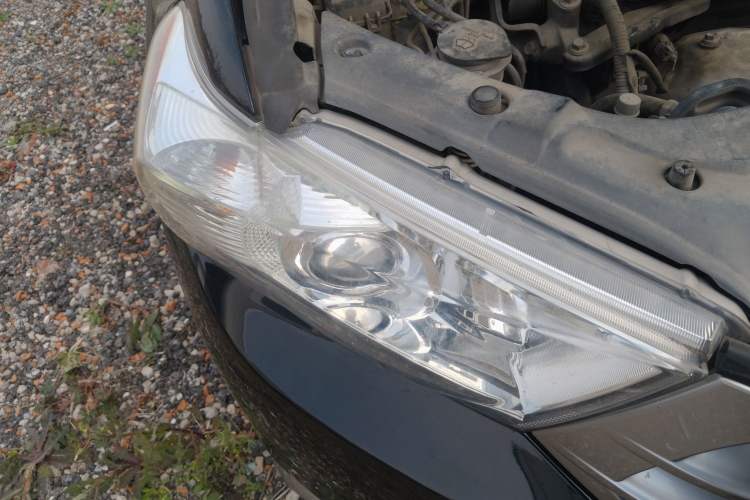 Used Toyota Highlander 2012 2.7L Two-Wheel Drive 7-Seater Luxury Edition Right Front Headlight