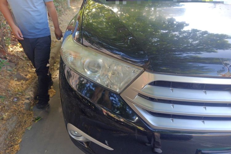 Used Toyota Highlander 2012 2.7L Two-Wheel Drive 7-Seater Luxury Edition Right Front Headlight