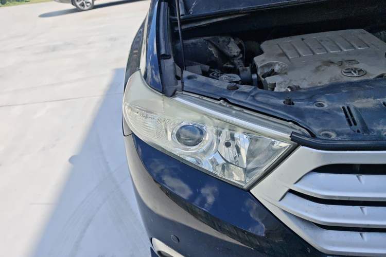 Used Toyota Highlander 2012 3.5L 4x4 7-Seater Elite Edition Right Front Headlight