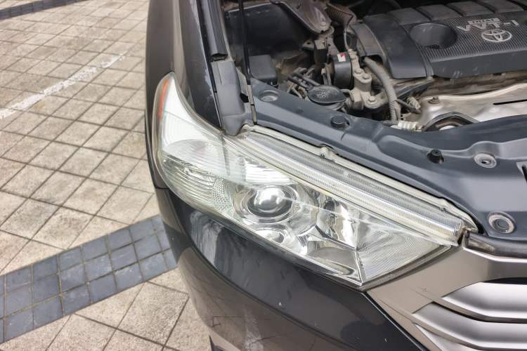 Used Toyota Highlander 2012 2.7L Two-Wheel Drive 7-Seater Luxury Edition Right Front Headlight