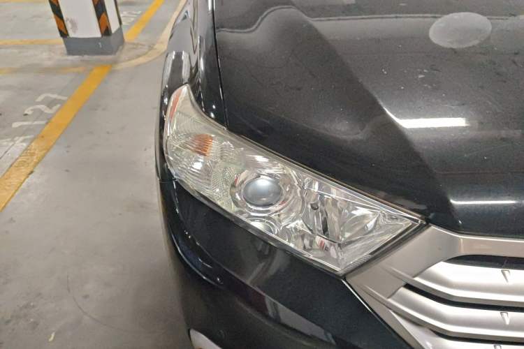 Used Toyota Highlander 2012 2.7L Two-Wheel Drive 7-Seater Luxury Edition Right Front Headlight