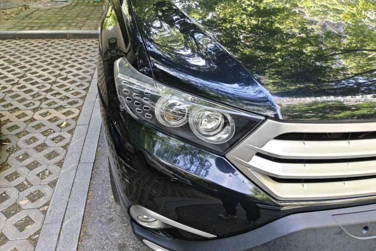 Used Toyota Highlander 2012 2.7L Two-Wheel Drive 7-Seater Luxury Edition Right Front Headlight