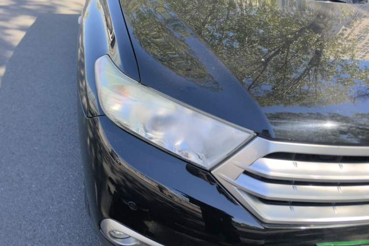 Used Toyota Highlander 2012 2.7L Two-Wheel Drive 5-Seater Sport Edition Right Front Headlight