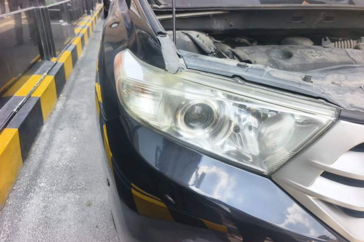 Used Toyota Highlander 2012 2.7L 2WD 5-Seater Elite Edition Right Front Headlight