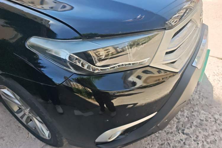 Used Toyota Highlander 2012 2.7L Two-Wheel Drive 5-Seater Sport Edition Right Front Headlight