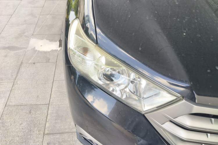 Used Toyota Highlander 2012 2.7L Two-Wheel Drive 7-Seater Luxury Edition Right Front Headlight