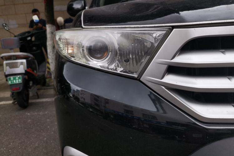 Used Toyota Highlander 2012 3.5L 4x4 7-Seater Elite Edition Right Front Headlight