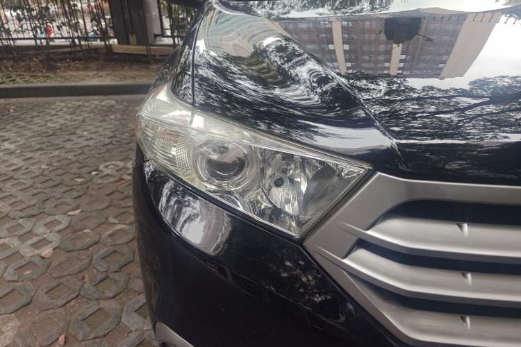 Used Toyota Highlander 2012 2.7L Two-Wheel Drive 7-Seater Elite Edition Right Front Headlight