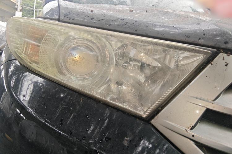 Used Toyota Highlander 2012 2.7L Two-Wheel Drive 5-Seater Sport Edition Right Front Headlight