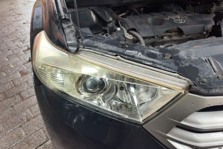 Used Toyota Highlander 2012 2.7L Two-Wheel Drive 7-Seater Elite Edition Right Front Headlight
